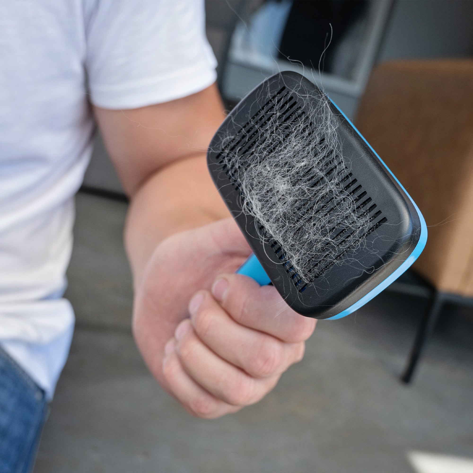 Self Cleaning Slick Brush